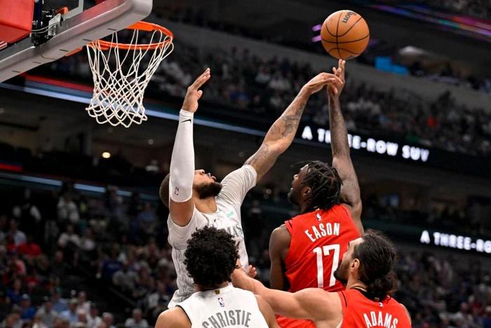 火箭队惨败给湖人队,遭受五连败 火箭队惨败给湖人队,遭受五连败