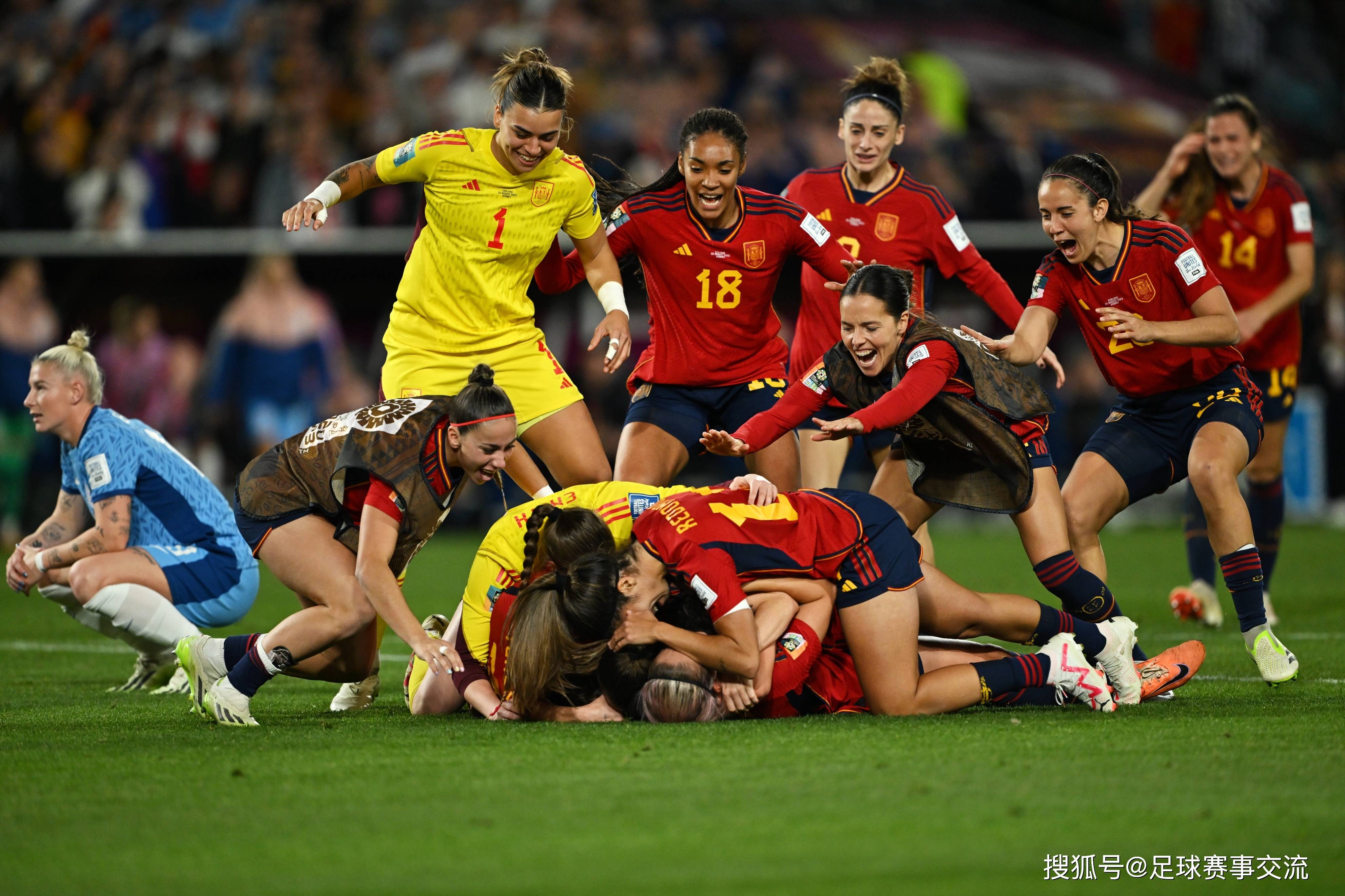 关于女足赛场上球员展现实力,引人瞩目的信息 关于女足赛场上球员展现实力,引人瞩目的信息