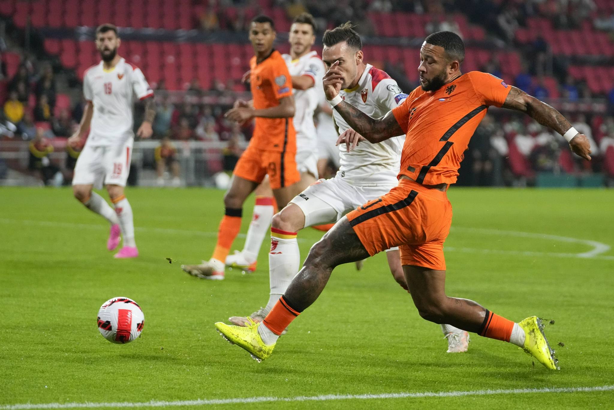 紧张刺激的欧洲足球赛事正在火热进行中的简单介绍