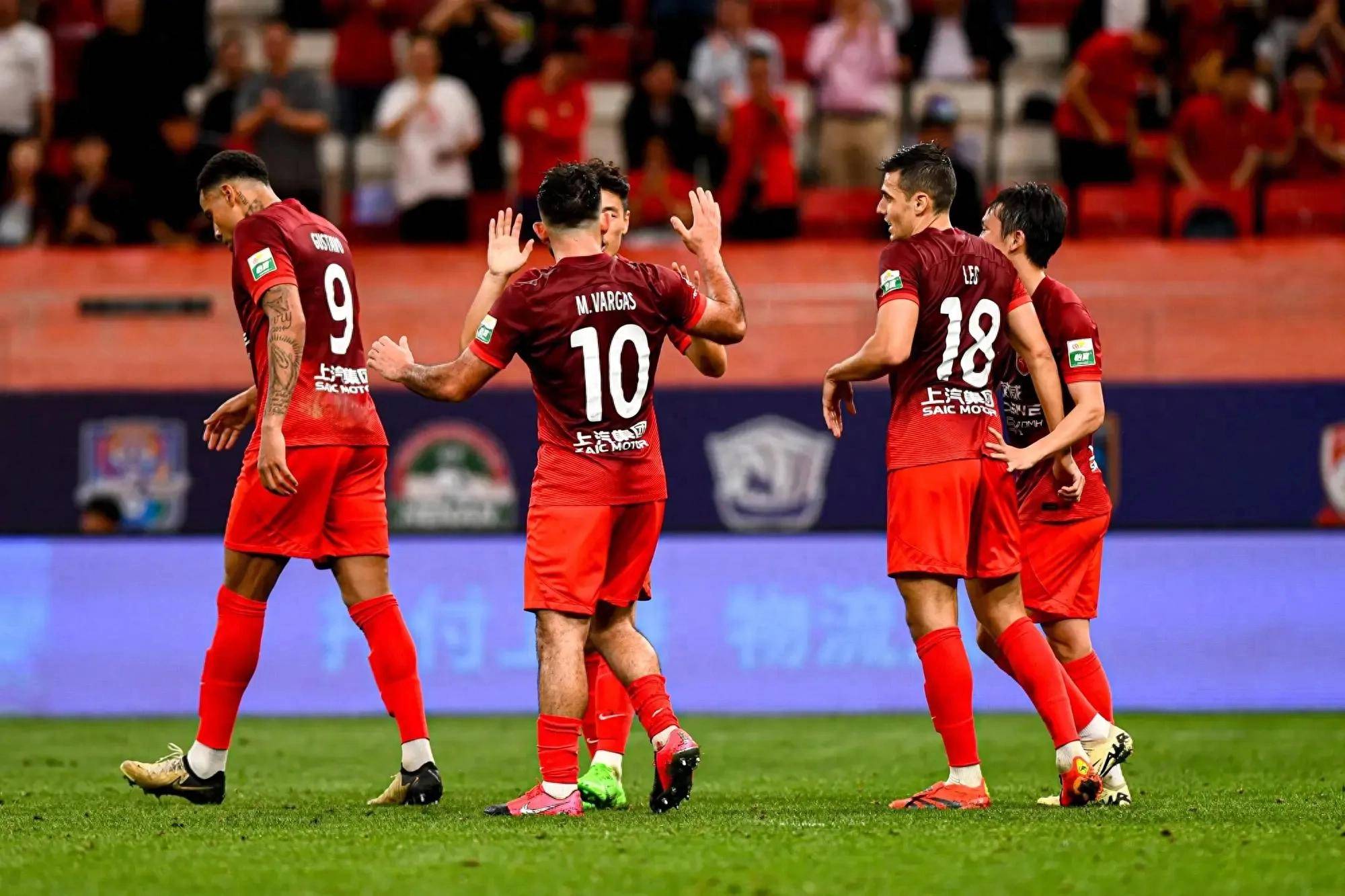 包含外援火力全开,帮助球队逆转比分取胜的词条 包含外援火力全开,帮助球队逆转比分取胜的词条