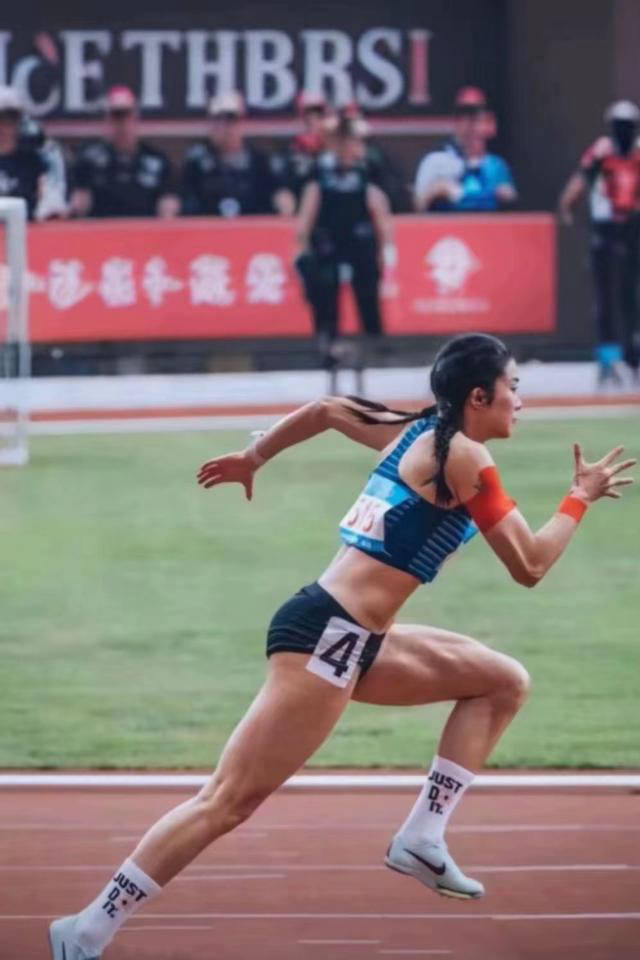 关于队员获赞誉，独步风云赛场，一举成名的信息