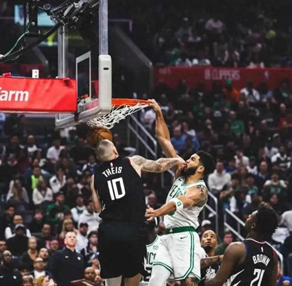 包含激情澎湃!球场上的对决让人眼花缭乱的词条 包含激情澎湃!球场上的对决让人眼花缭乱的词条