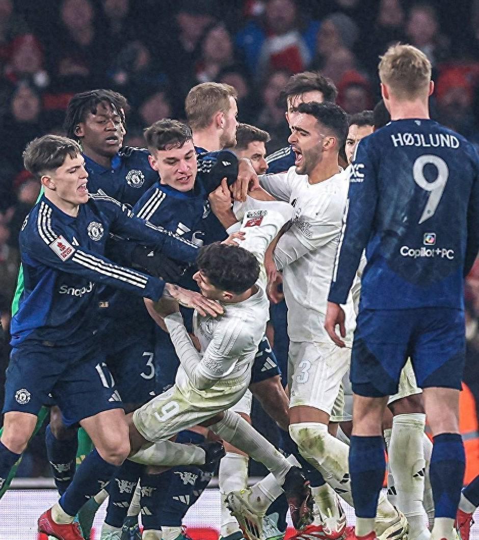 包含曼联客场憾负阿森纳,近期战绩不佳的词条 包含曼联客场憾负阿森纳,近期战绩不佳的词条