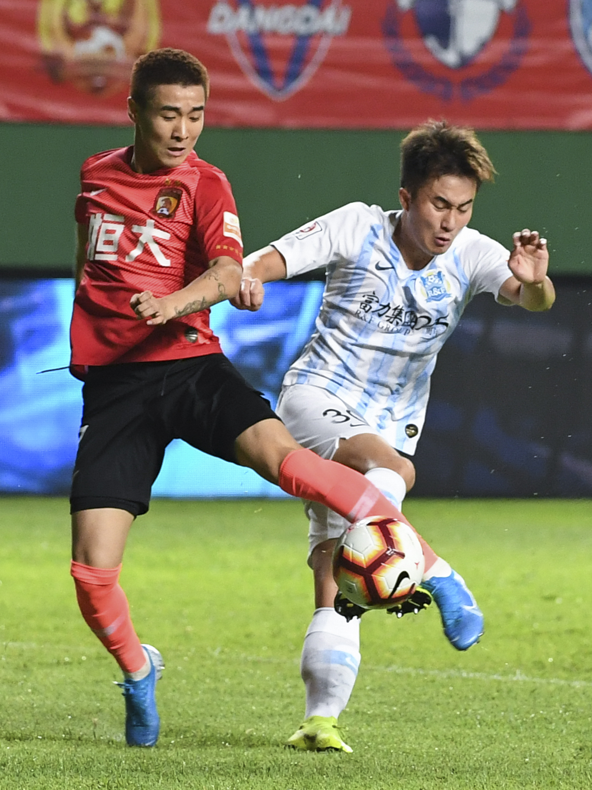 关于广州恒大进攻犀利毫不停顿:是否能一路高歌猛进?的信息 关于广州恒大进攻犀利毫不停顿:是否能一路高歌猛进?的信息