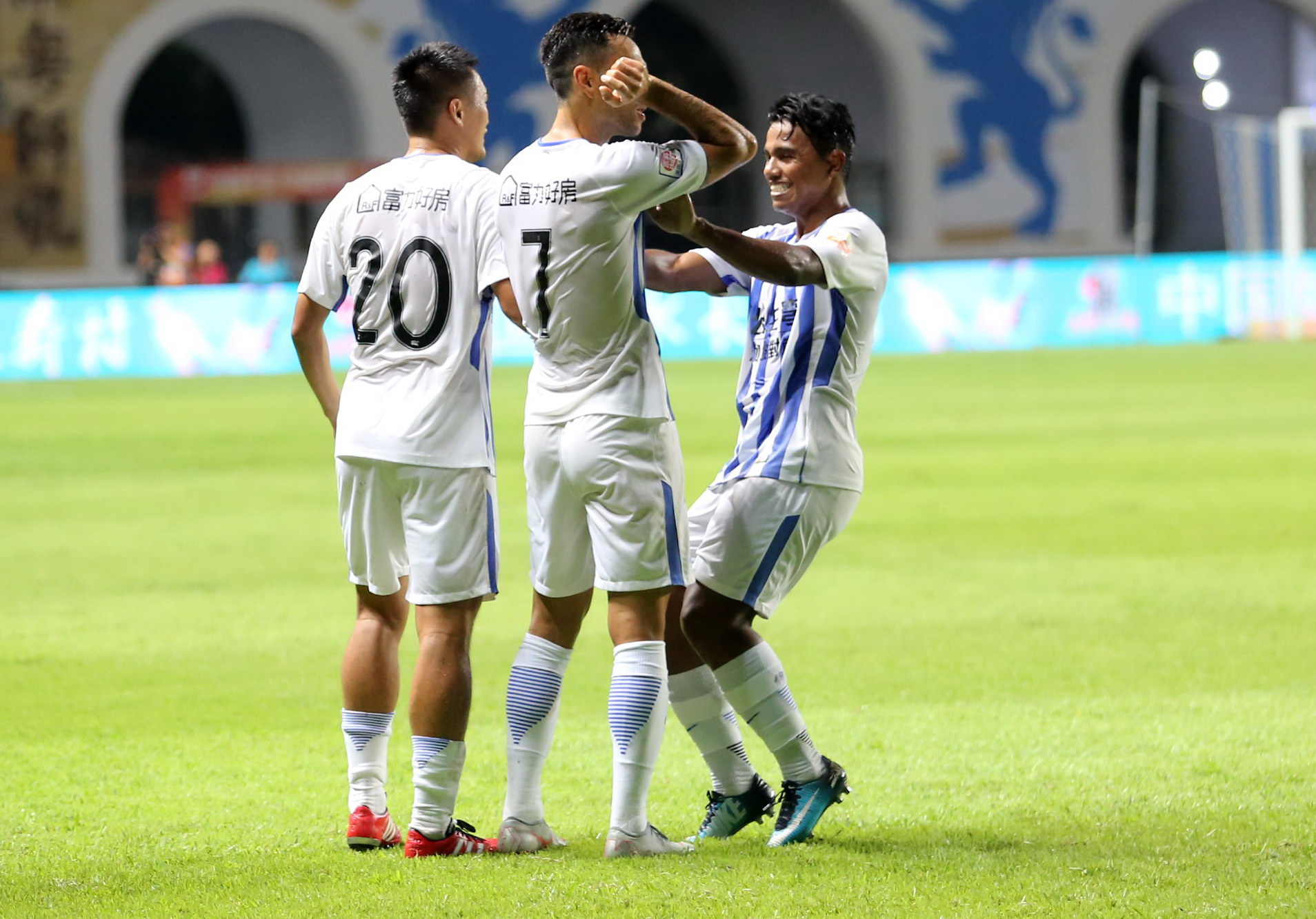 关于重庆力克富力,主场取得胜利,实力突出的信息 关于重庆力克富力,主场取得胜利,实力突出的信息