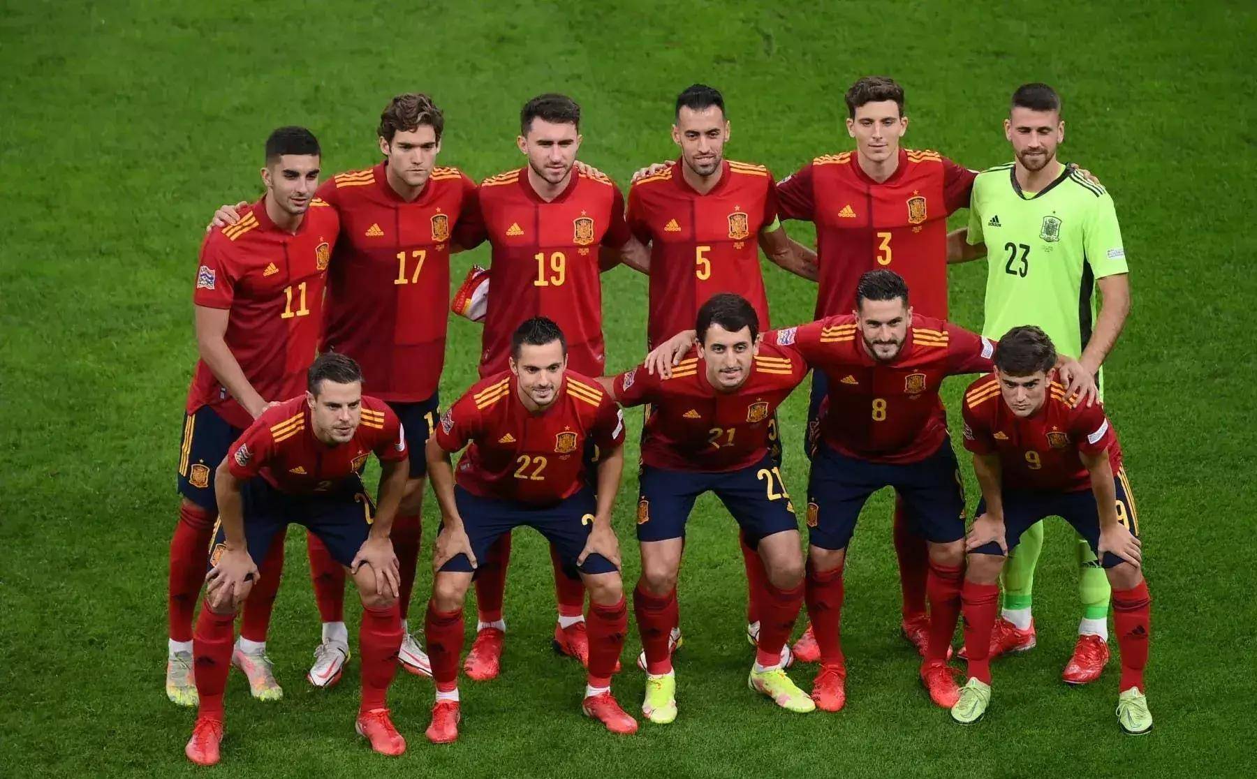 关注欧洲预选赛的球迷聚集,一同见证激烈对决的简单介绍 关注欧洲预选赛的球迷聚集,一同见证激烈对决的简单介绍