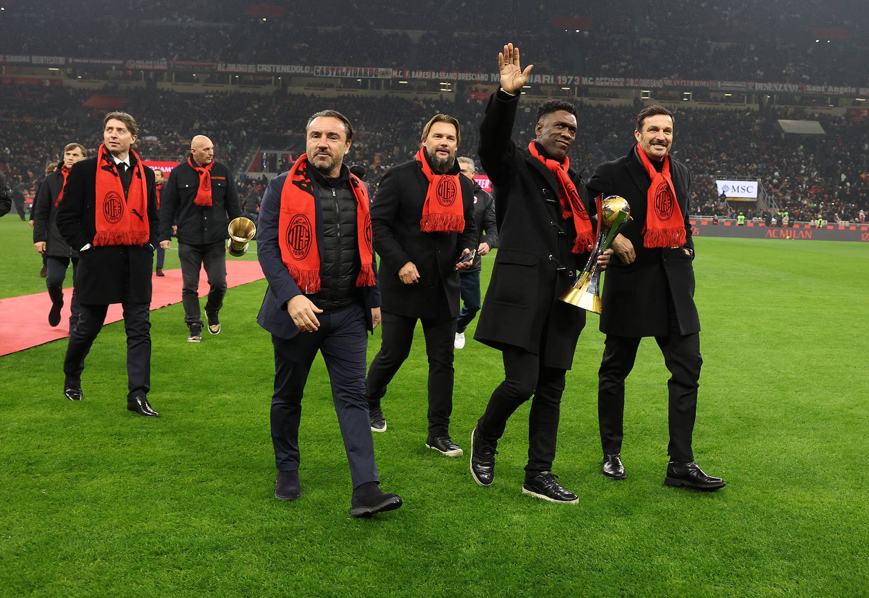 AC米兰球队庆祝俱乐部成立百年纪念的简单介绍 AC米兰球队庆祝俱乐部成立百年纪念的简单介绍