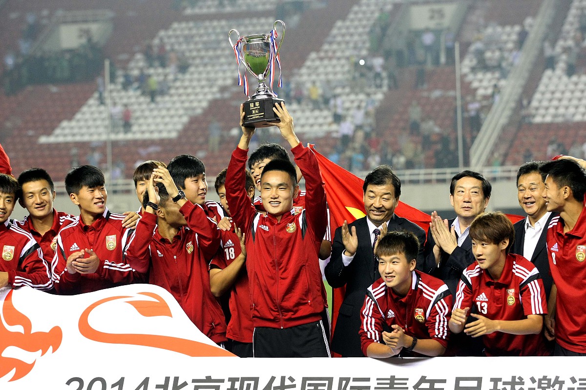 一场激烈比赛中,球队获得重要胜利 一场激烈比赛中,球队获得重要胜利