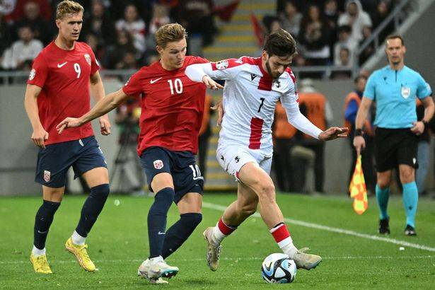 包含欧洲足球巨星争相登场:争夺欧洲杯参赛资格的词条 包含欧洲足球巨星争相登场:争夺欧洲杯参赛资格的词条