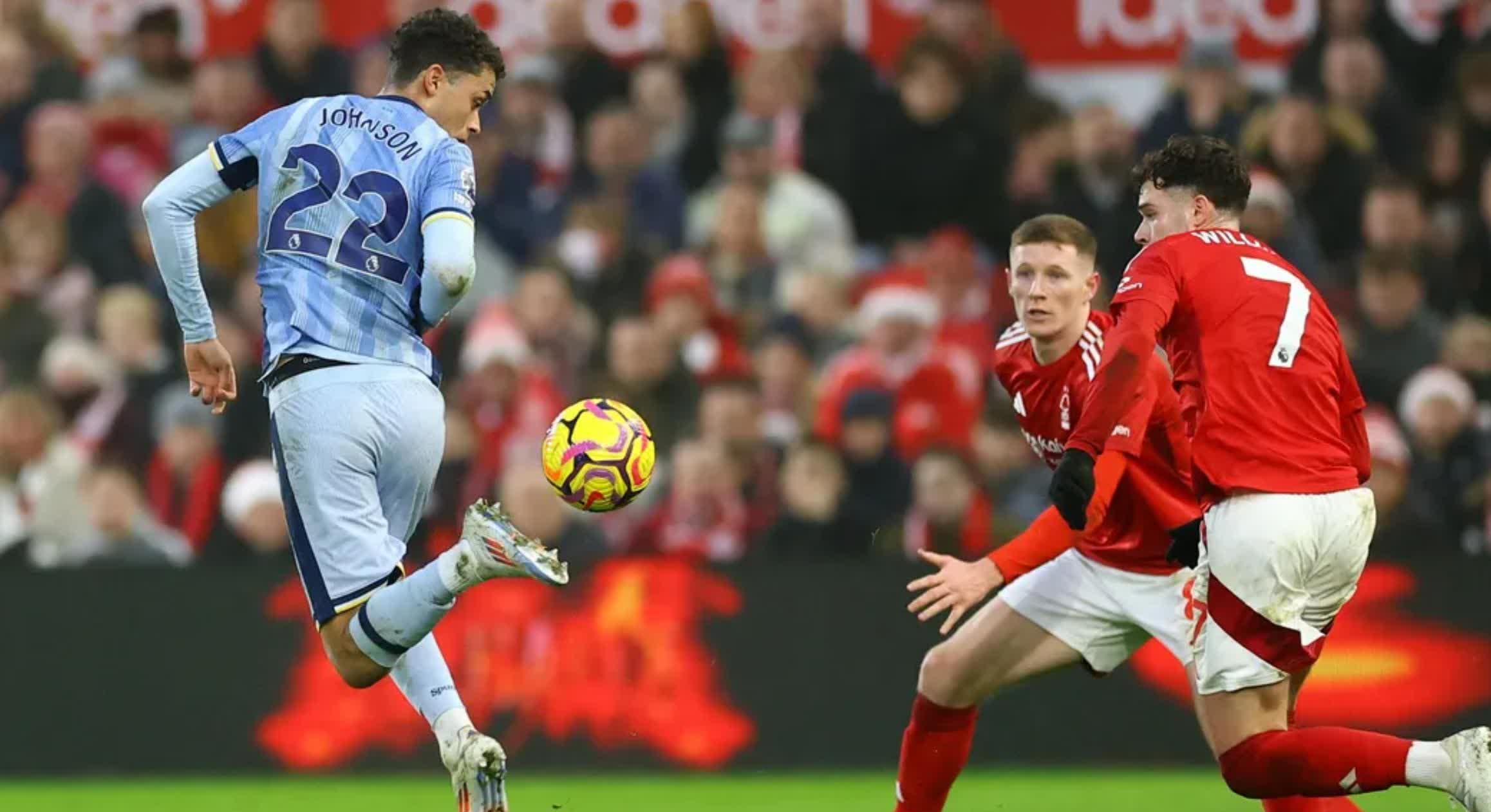 曼联爆冷落败,英超球队备战面对挑战 曼联爆冷落败,英超球队备战面对挑战