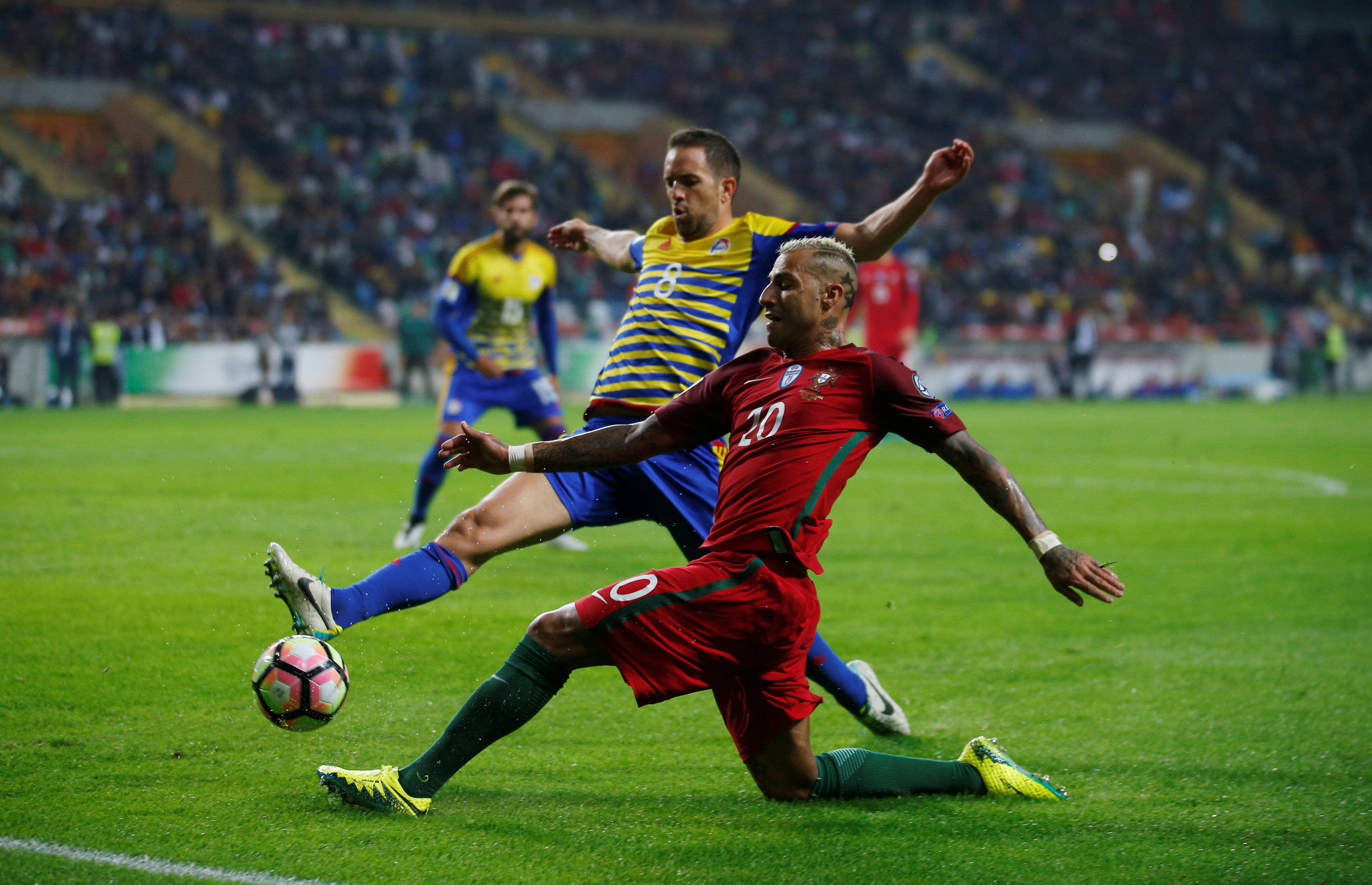 意大利小组赛出局,欧洲杯赛场掀起波澜的简单介绍 意大利小组赛出局,欧洲杯赛场掀起波澜的简单介绍