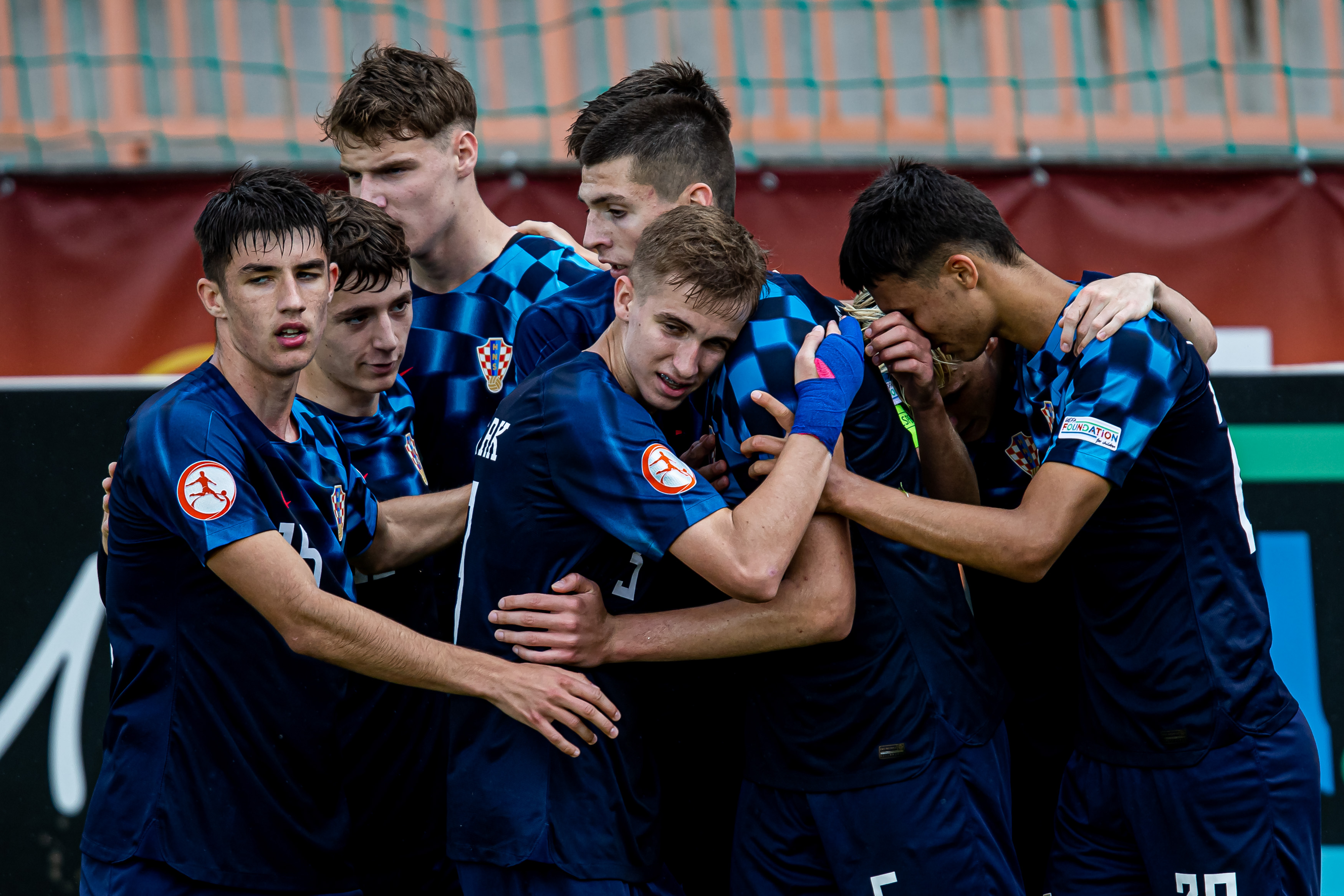 荷兰大胜克罗地亚,提前锁定小组出线资格的简单介绍 荷兰大胜克罗地亚,提前锁定小组出线资格的简单介绍