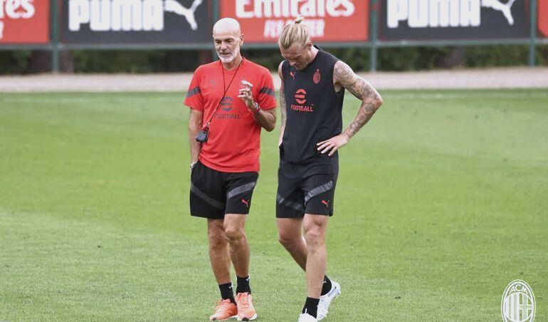 AC米兰击败桑普,重新夺回积分榜榜首位置 AC米兰击败桑普,重新夺回积分榜榜首位置