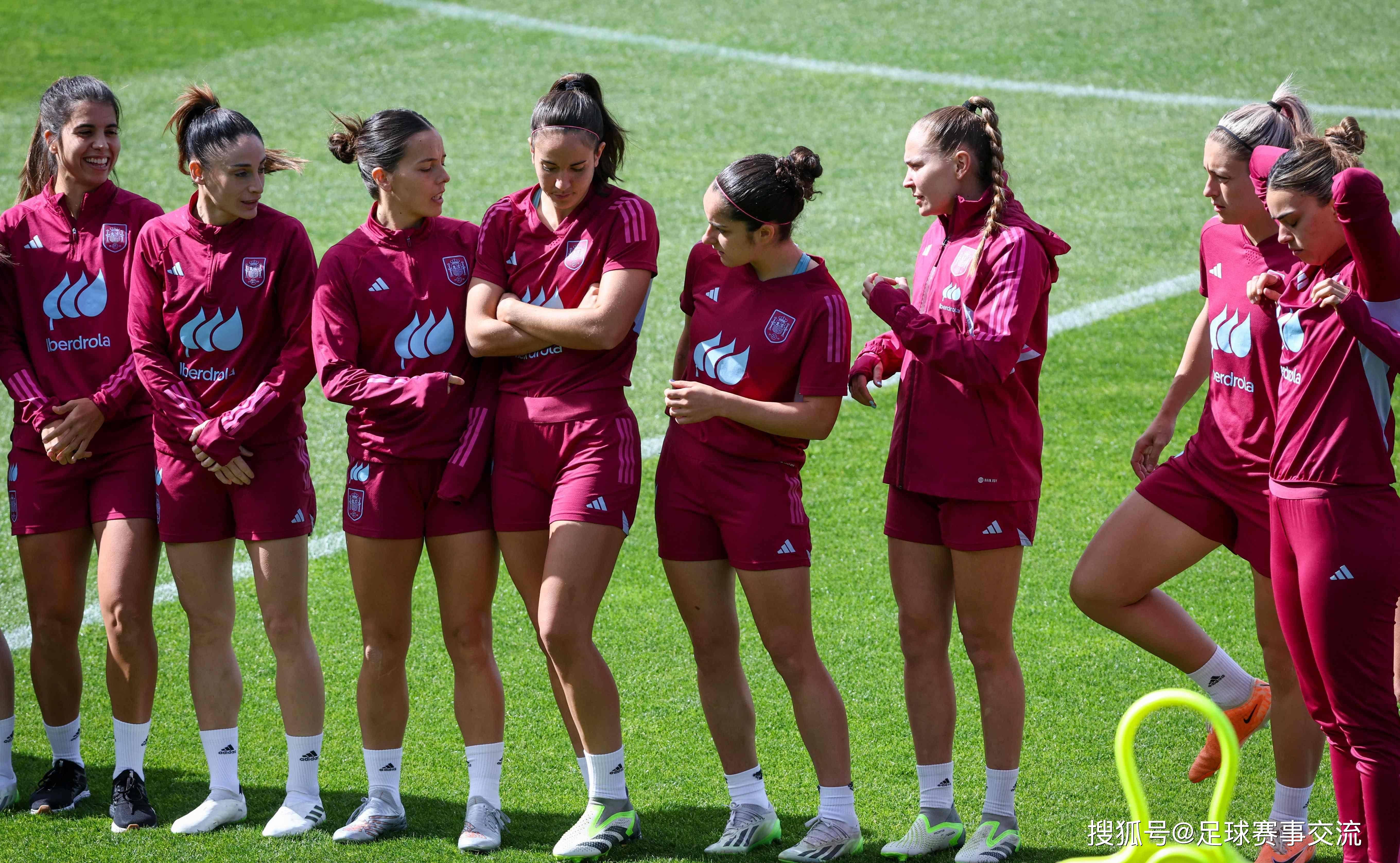 德国女足队员表现出色赢得赞誉 德国女足队员表现出色赢得赞誉