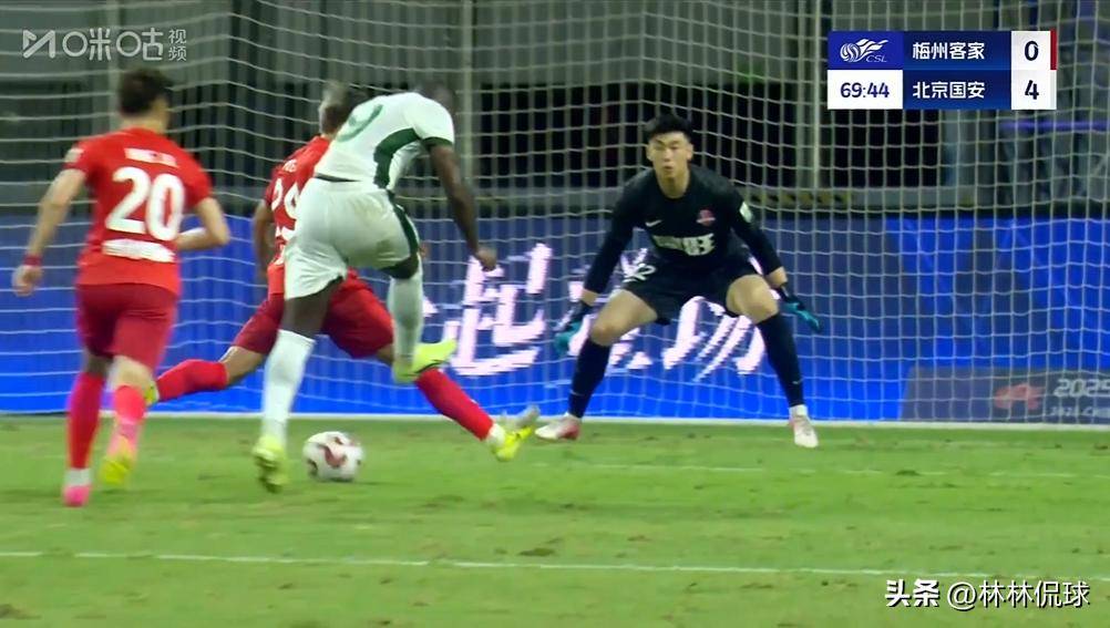 包含北京国安主场告捷，紧咬积分榜榜首的词条