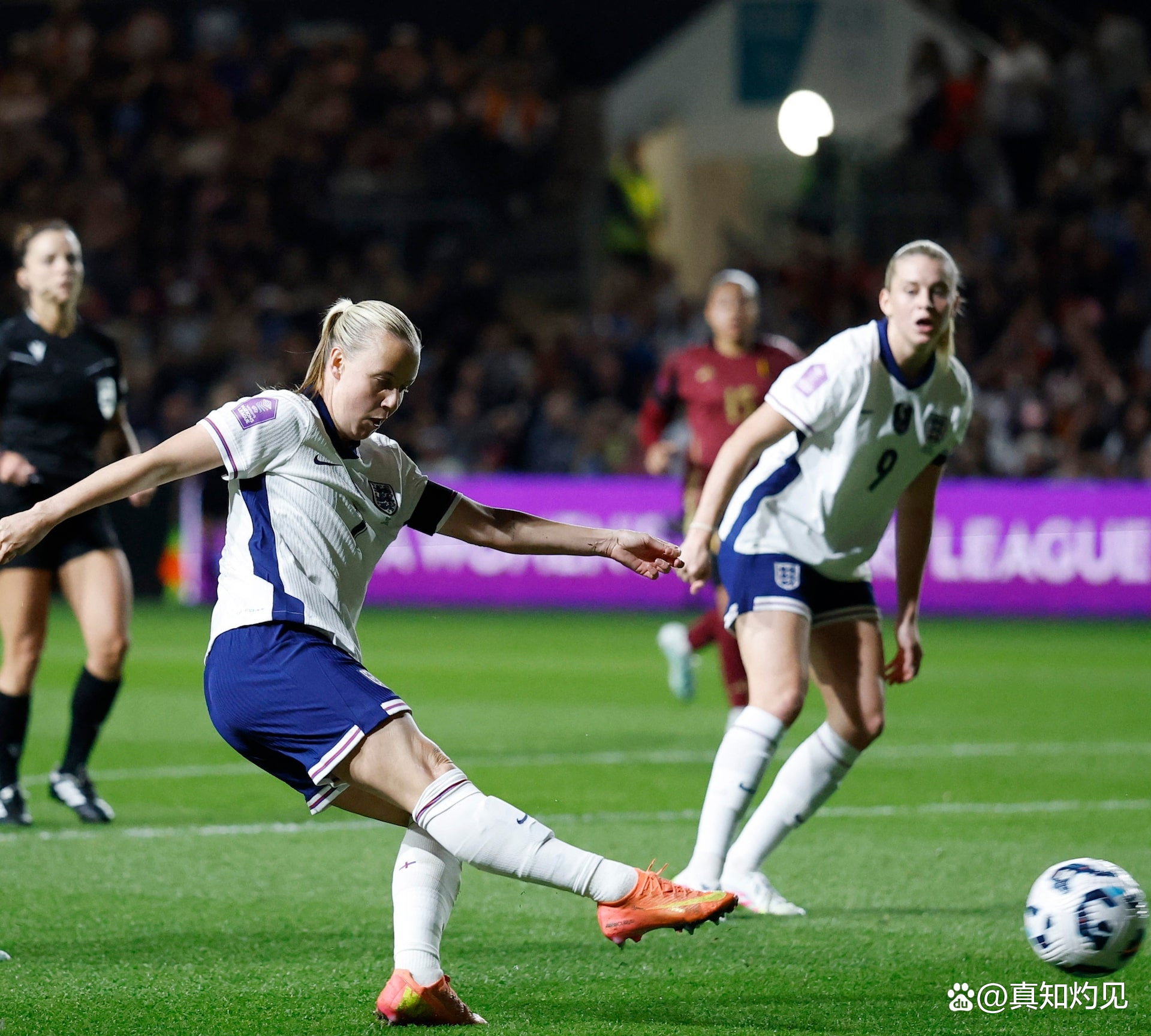 加拿大女足力克对手,斩获季军争夺资格的简单介绍 加拿大女足力克对手,斩获季军争夺资格的简单介绍