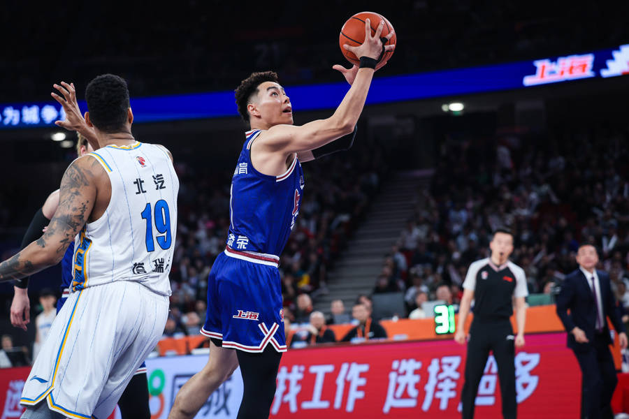 上海男篮击败湖北,迎来开门红 上海男篮击败湖北,迎来开门红
