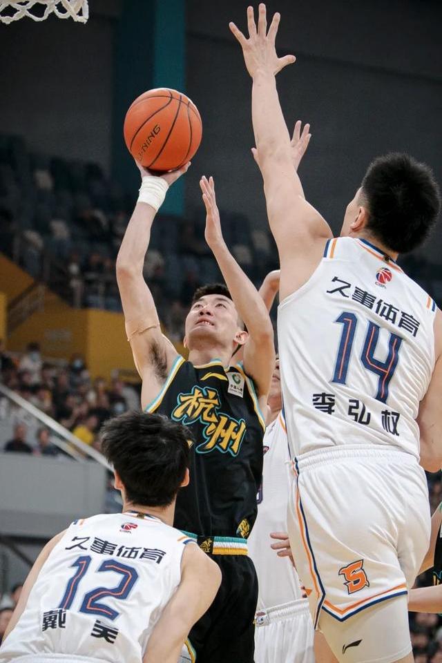 上海男篮击败湖北,迎来开门红 上海男篮击败湖北,迎来开门红