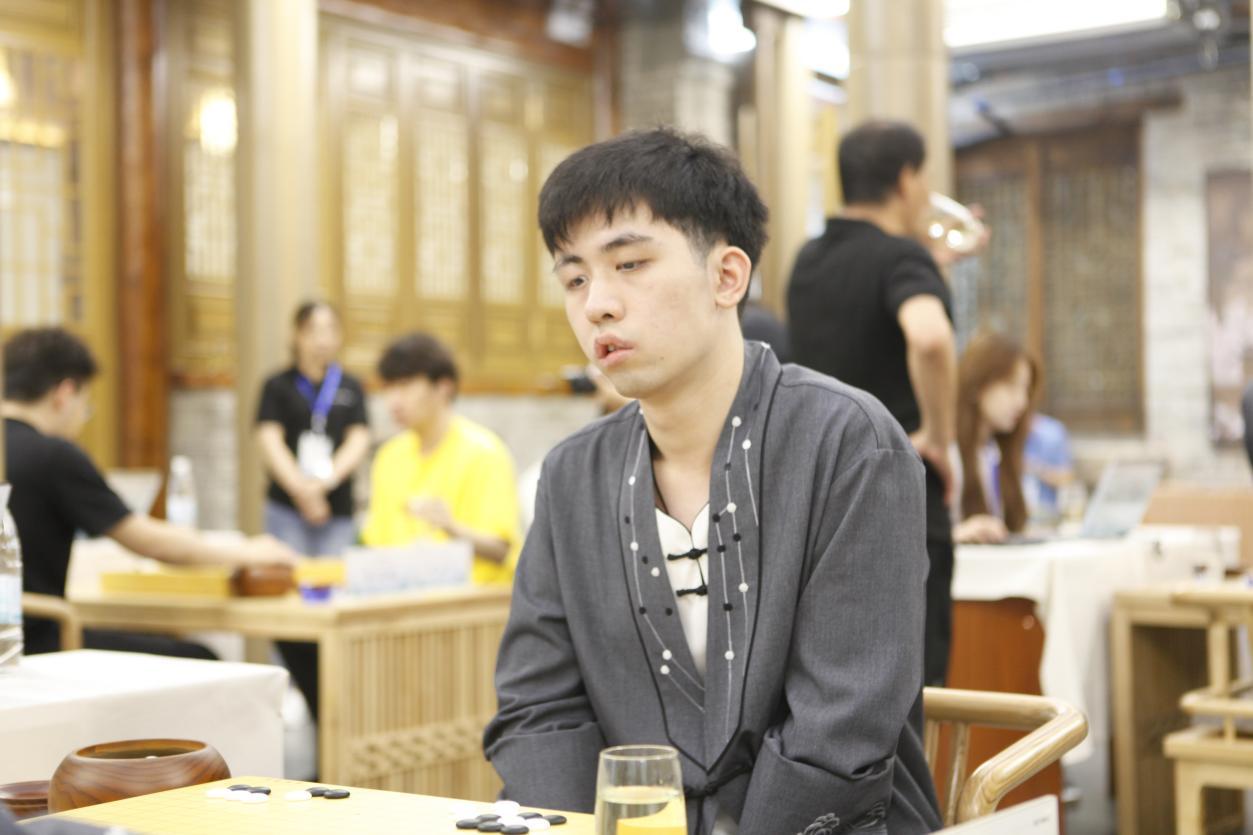 意外受伤导致退出，日本强手无缘决赛参赛的简单介绍