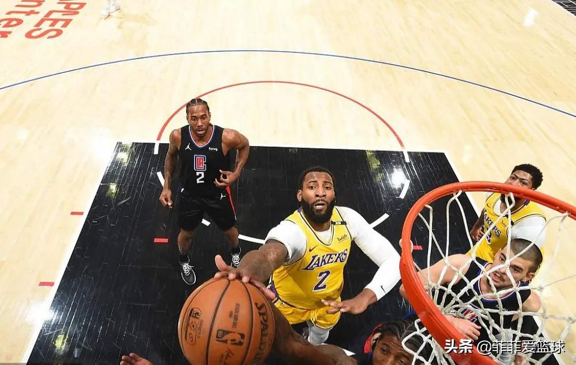 包含中超焦点战：湖人vs梅西，淘汰引发出线形势明朗的词条