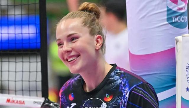 美国击败瑞典获得女子排球胜利 美国击败瑞典获得女子排球胜利