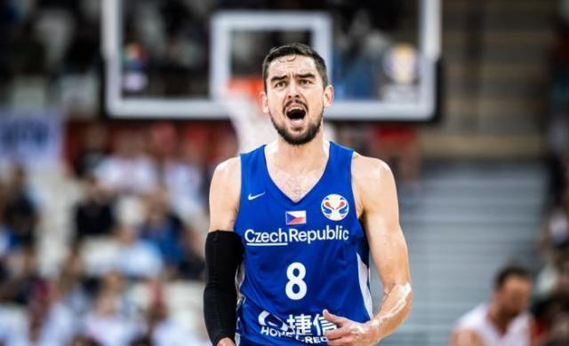 包含捷克人大胜夺冠,领先优势不断扩大的词条 包含捷克人大胜夺冠,领先优势不断扩大的词条