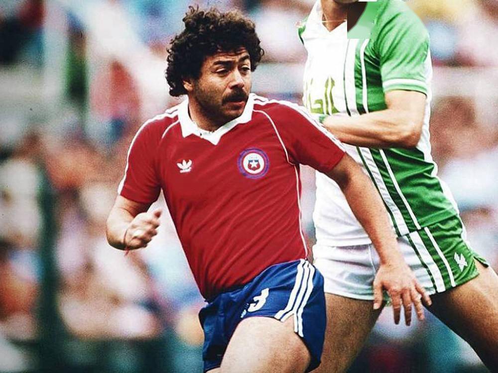 包含智利队登上跨国胜利之巅的词条