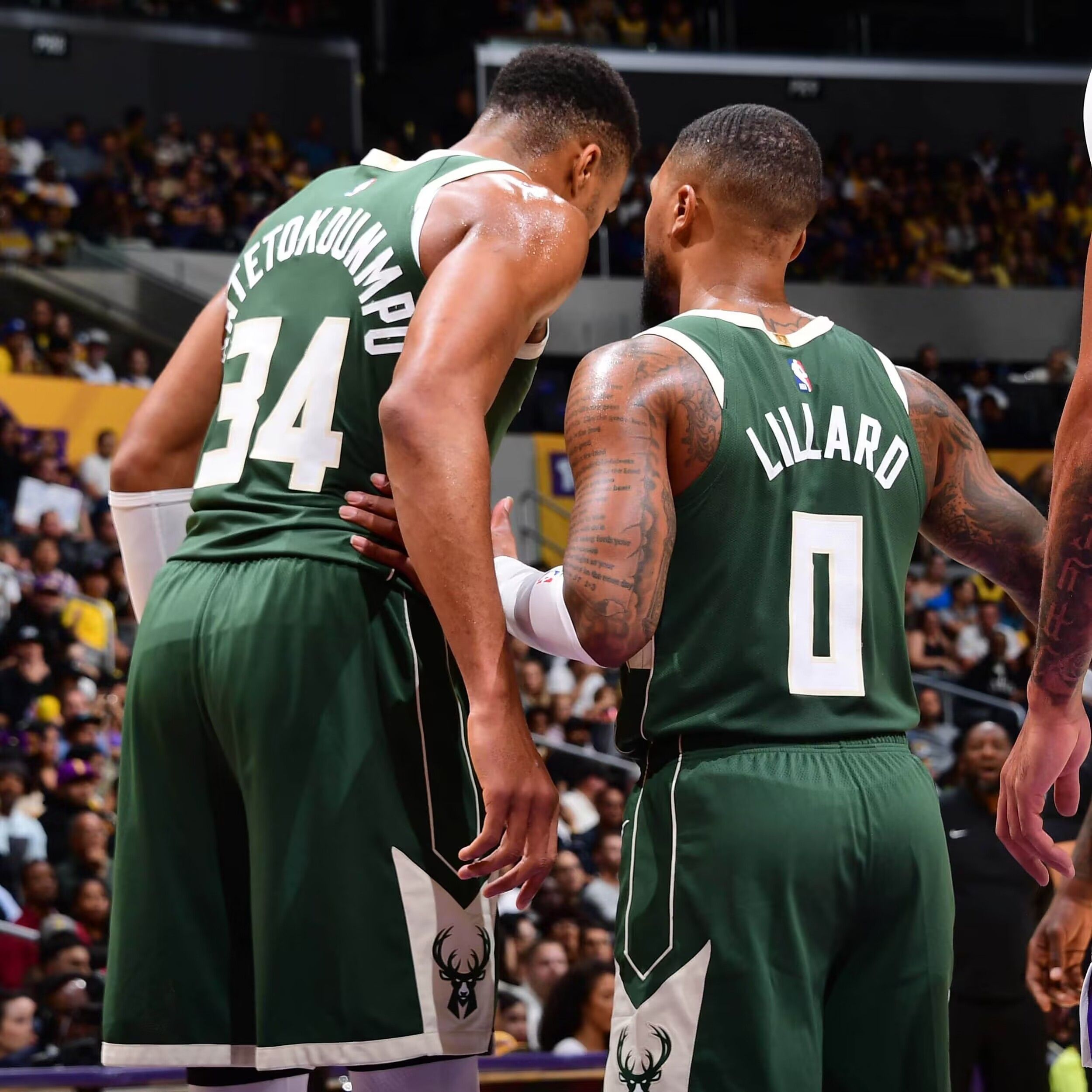 雄鹿主场击败尼克斯,米德尔顿上演绝杀 雄鹿主场击败尼克斯,米德尔顿上演绝杀