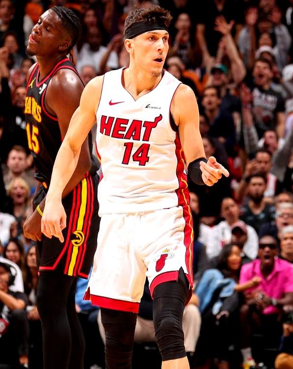 关于老鹰客场胜热火,年轻球员表现亮眼的信息 关于老鹰客场胜热火,年轻球员表现亮眼的信息