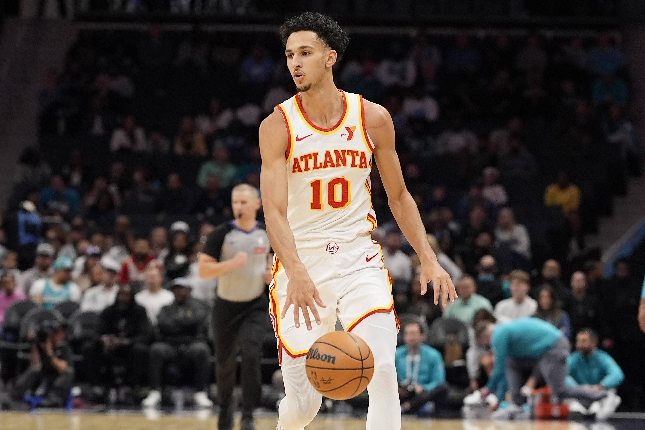 关于老鹰客场胜热火,年轻球员表现亮眼的信息 关于老鹰客场胜热火,年轻球员表现亮眼的信息