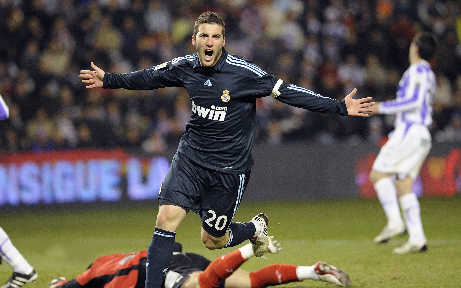 孔德独中两元！澳大利亚爆冷击溃国际米兰，改写草根传奇