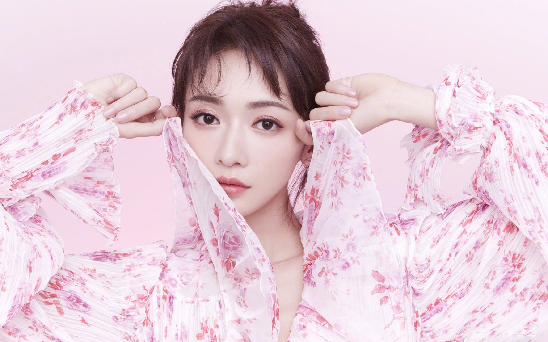 铁血军团与孤胆英雄，全球舞台上的领导力双重奏